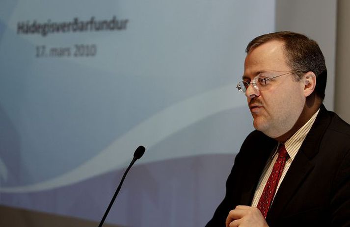 Gylfi Magnússon viðskiptaráðherra og fleiri vilja að bankarnir birti fjárhagsupplýsingar fyrirtækja í þeirra umsjón oftar en þeim er skylt að gera. 