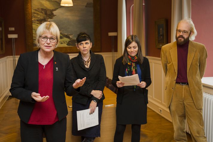 Formenn og talsmenn Samfylkingar, Pírata, Vinstri grænna og Bjartrar framtíðar boðuðu til blaðamannafundar í Alþingishúsinu.