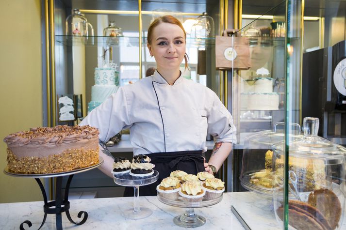 Íris Björk Óskarsdóttir, yfirbakari 17 sorta, er orðin sjóuð í vegan bakstri. 