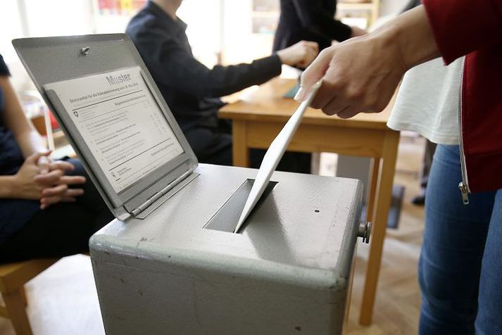 Um 75 prósent Svisslendinga höfnuðu lágmarkslaunahækkun.