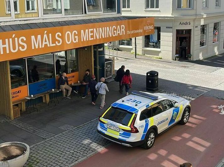 Lögreglan hefur undanfarna daga hvort veitingastaðir í höfuðborginni hafi leyfi til útiveitinga