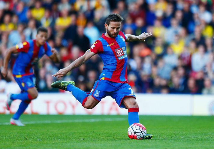 Yohan Cabaye skorar hér úr víti.