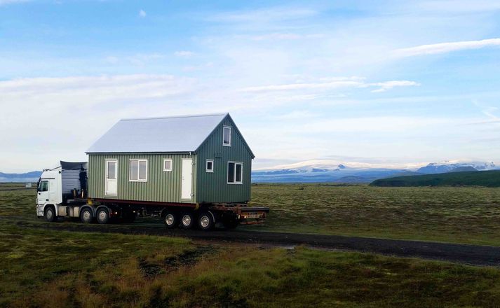 Húsið á leiðinni í Hvanngil í dag. 