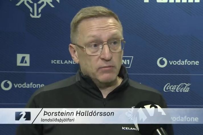 Þorsteinn Halldórsson er landsliðsþjálfari kvenna í knattspyrnu.