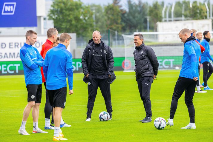 Arnar Þór Viðarsson á æfingu landsliðsins í Laugardalnum í dag fyrir leikina við Rúmeníu, Norður-Makedóníu og Þýskaland.