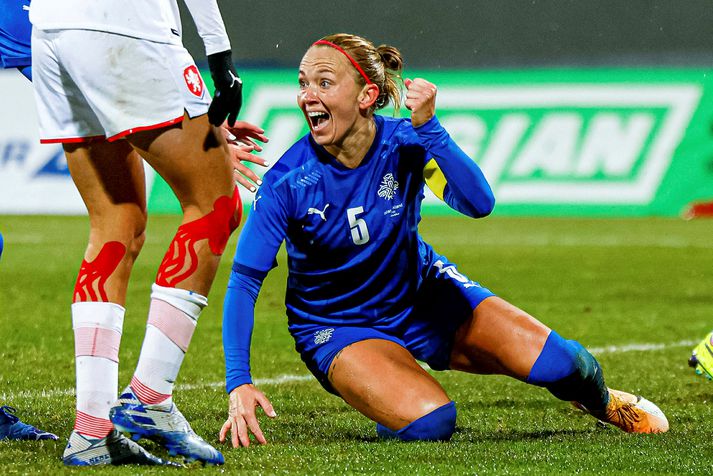 Gunnhildur Yrsa Jónsdóttir fagnar marki sínu í 4-0 sigrinum á Tékklandi í síðasta mánuði.