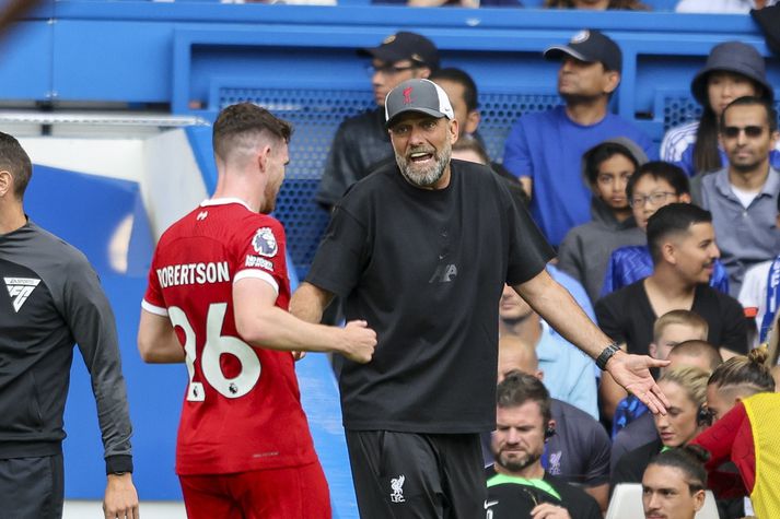 Jurgen Klopp, knattspyrnustjóri Liverpool á hliðarlínunni gegn Chelsea í gær