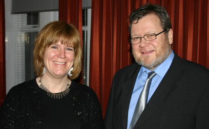 Ólöf Ýrr Atladóttir er hér með Össuri Skarphéðinssyni iðnaðarráðherra.