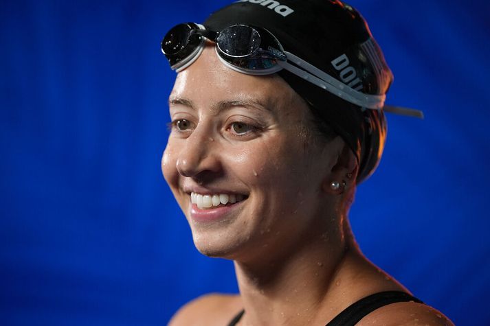 Kate Douglass endurheimti heimsmetið í 50 metra skriðsundi um helgina með því að slá það tvisvar sinnum með nokkurra klukkutíma millibili.