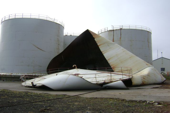 Tankurinn þegar búið var að rífa hann.