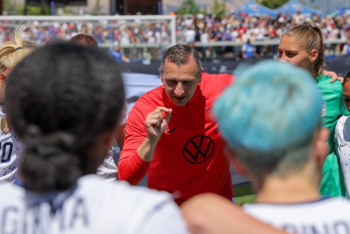 Búist er við tilkynningu um brotthvarf Andonovski síðar í dag 