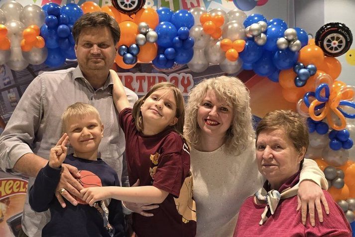 Fjölskyldan saman komin.