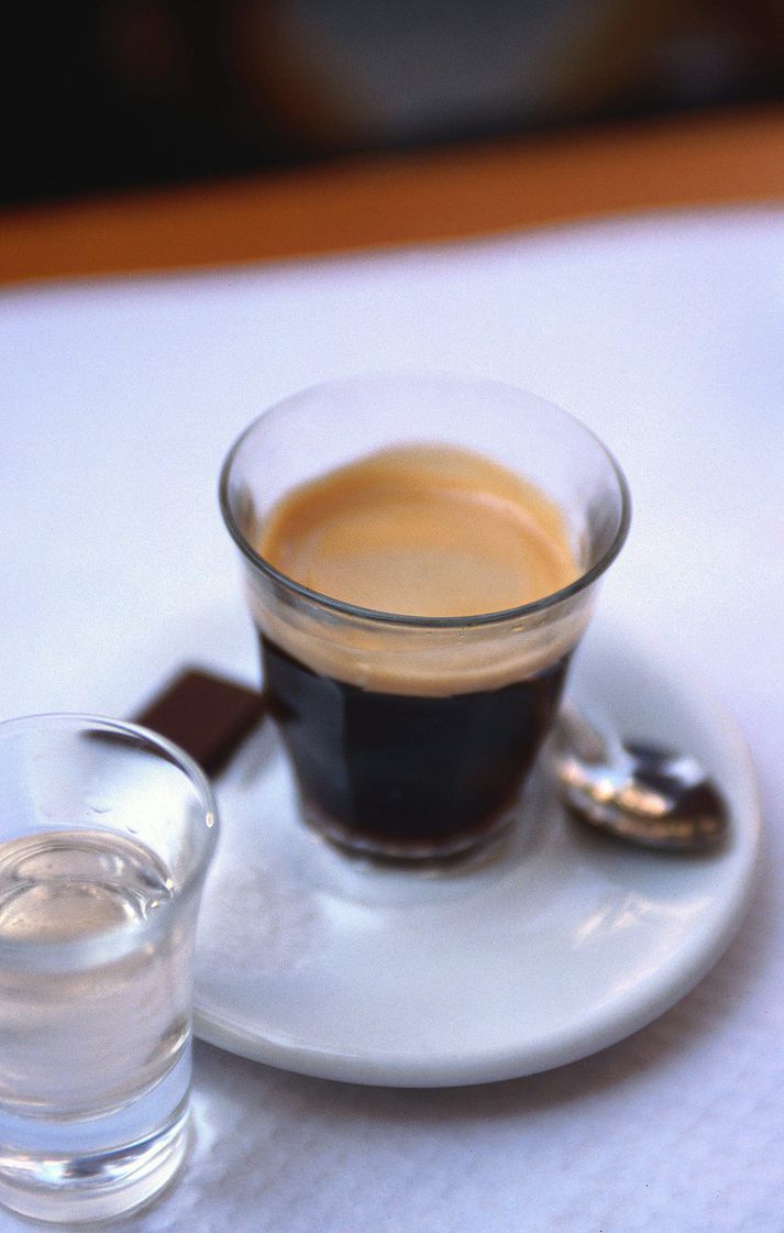Deilt er um hvaða áhrif kaffi hefur á heilsuna.