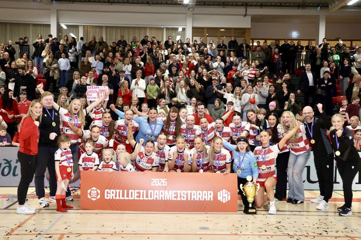 HK fagnaði deildarmeistaratitlinum, og sæti í Olís-deildinni, vel í kvöld.