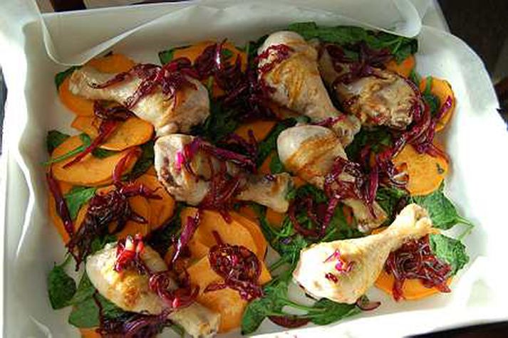 Kjúklingurinn er mesta lostæti en getur kostað langa dvöl á salerninu sé eldun ábótavant.