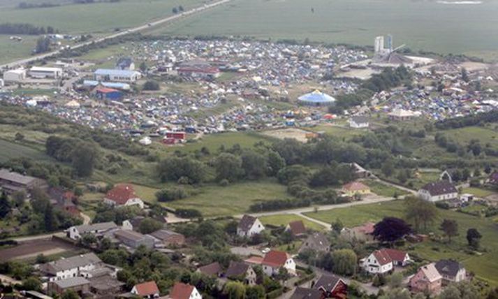 Búist er við fjölmennum mótmælum nærri Heiligendamm vegna fundar átta helstu iðnríkja heims en mótmælendur halda margir til í Reddelich þar sem þessi mynd var tekin