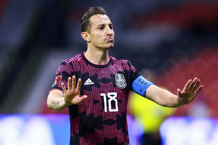 Andres Guardado var með allt á hreinu í sigurleiknum á Panama í gær.