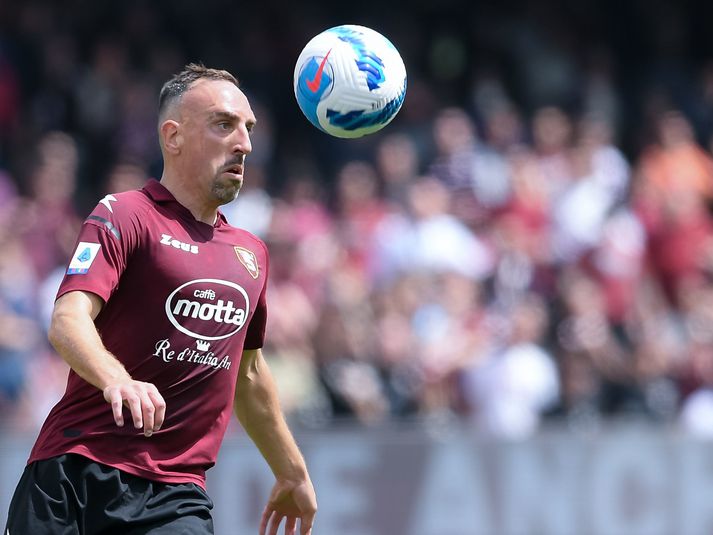 Ribéry í leik með Salernitana í vetur. Hann hefur endurnýjað samning sinn þrátt fyrir að verða fertugur áður en næstu leiktíð lýkur.