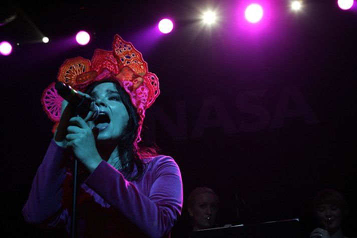 Björk hvetur fólk til að fjölmenna á málþing í Háskólanum í dag.