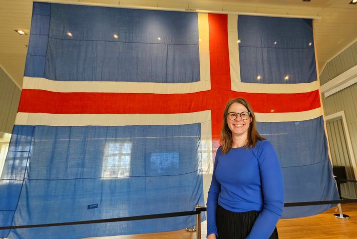 Eva Kristín Dal, safnstjóri Byggðasafns Reykjanesbæjar, sem segir að nýja sýningin með stóra fánanum hafi vakið mikla athygli.