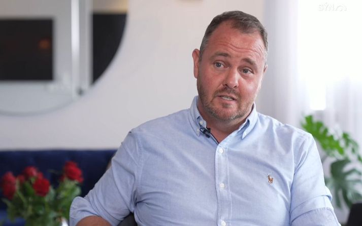 Axel stendur í ströngu við kerfið á fimm ára fresti. 