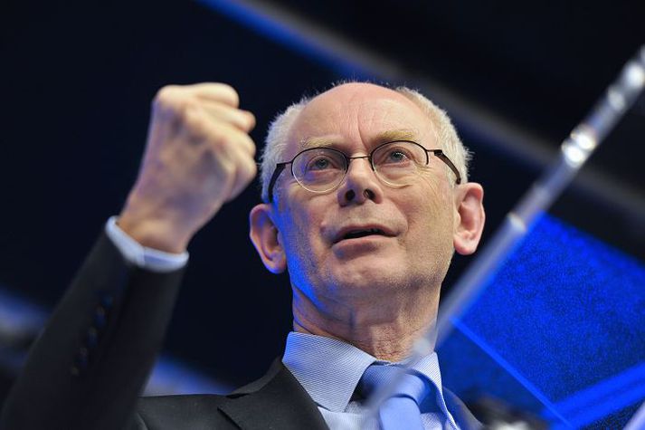 Hermann Van Rompuy fagnaði vel eftir að leiðtogar ESB-ríkja náðu saman um útgjöld sambandsins.