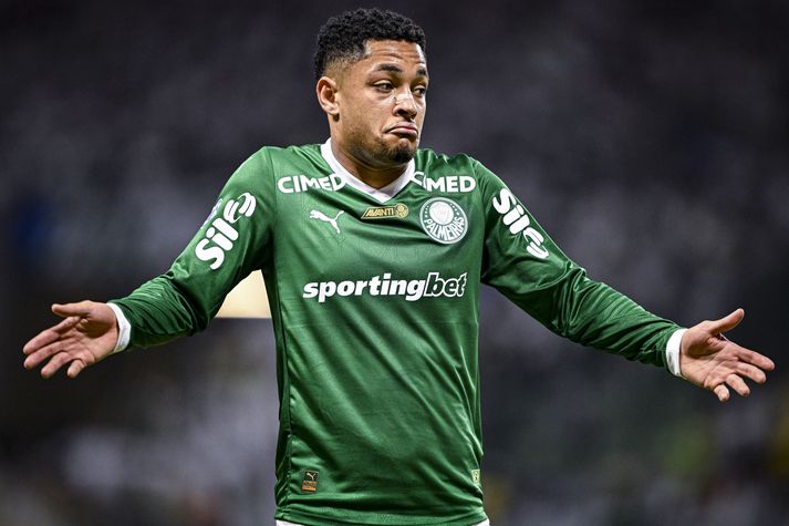 Vitor Roque var sjálfur hissa á öllum látunum en slapp á endanum við leikbann.