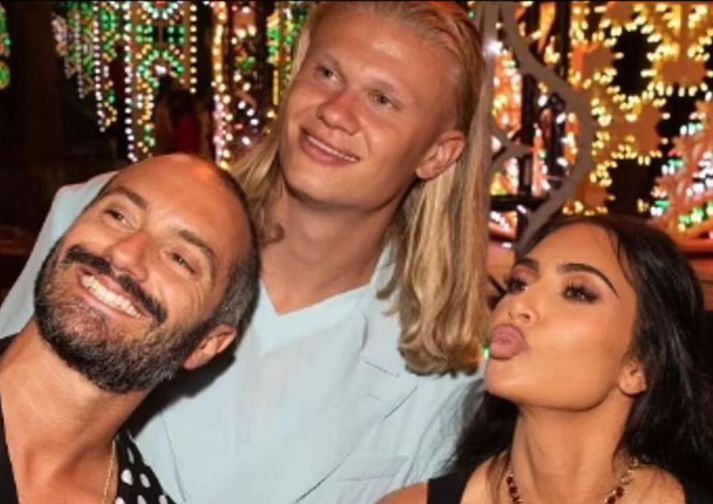 Kim Kardashian og Erling Haaland á góðri stund.