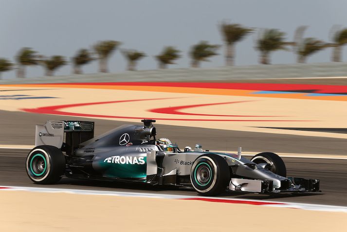 Lewis Hamilton á fyrri æfingu dagsins í Bahrain.