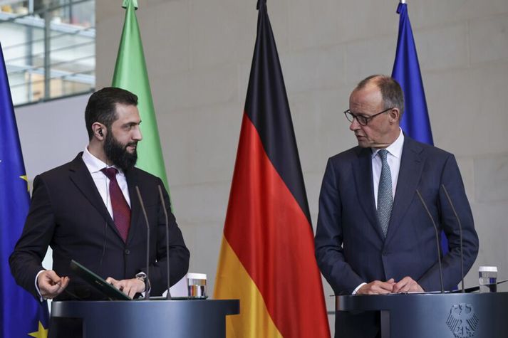 Friedrich Merz, kanslari Þýskslands, (t.h.) með Ahmed al-Sharaa, forseta Sýrlands, í Berlín í gær.