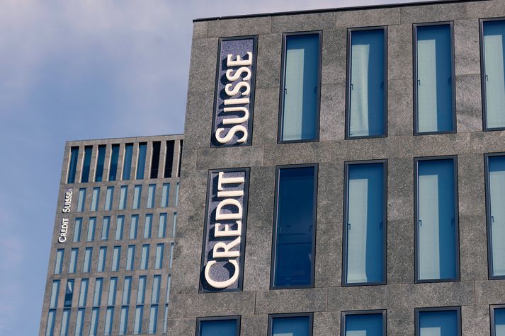 UBS er sagður ætla að taka yfir Credit Suisse.
