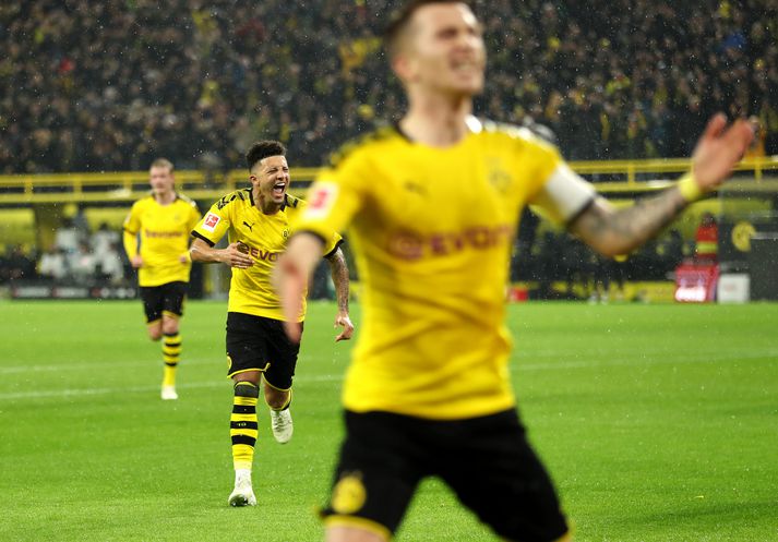Jadon Sancho fagnar marki sínu með Dortmund í gær.
