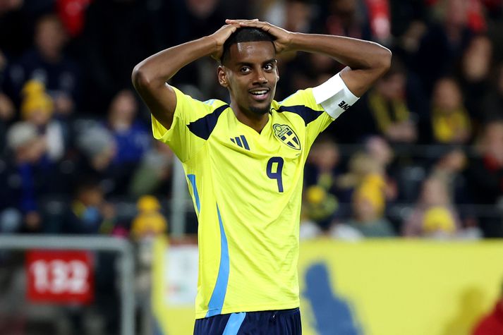 Alexander Isak og félagar í sænska landsliðinu skriðu inn í umspilið í gegnum Þjóðadeildina.