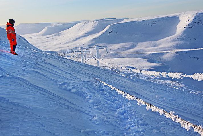 Spenna hefur verið tekin af Bolungarlínu 1 sem liggur mjög nærri jörðu.