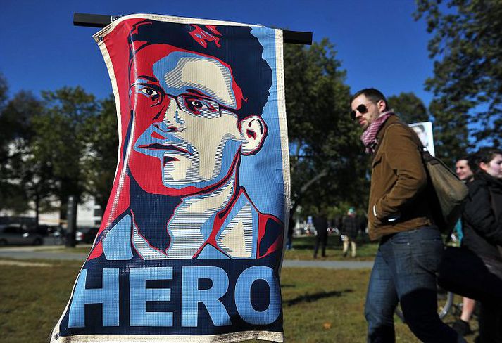 Margir hafa lýst uppljóstrunum Edward Snowden sem hetjudáð. Þessu eru bandarísk stjórnvöld ekki sammála.