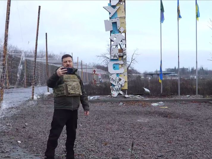 Vólódímír Selenskí, foseti Úkraínu, í jaðri Kúpíansk í Karkívhéraði.