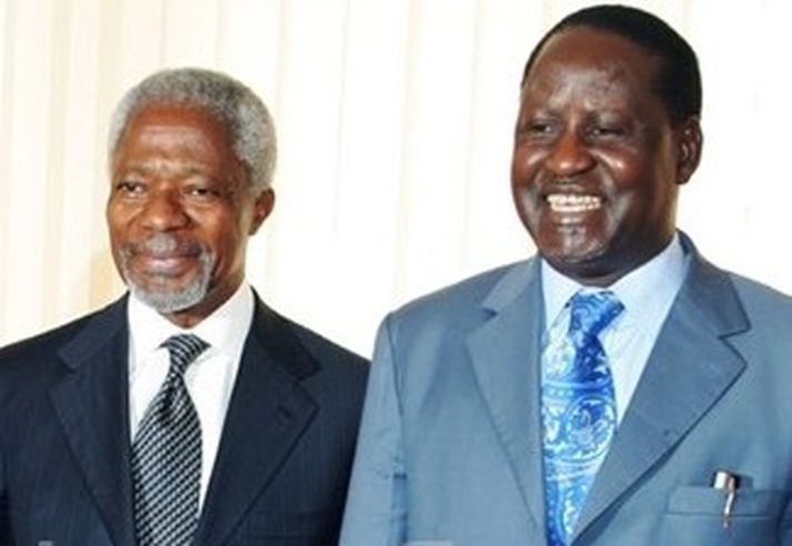 Kofi Annan og Raila Odinga fyrir fund í Naíróbí í morgun.