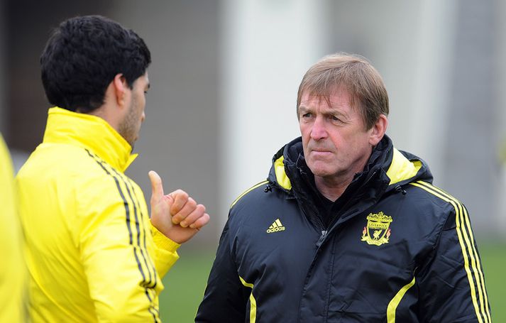 Dalglish og Suarez ræðast við.