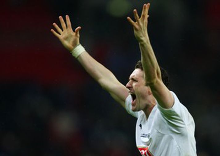Robbie Keane brást hinn versti við þegar honum var skipt af velli í dag
