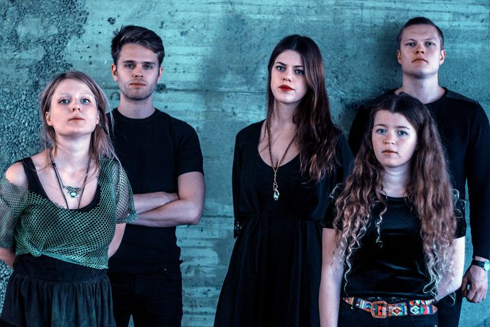 Kata, Arnar, Ása, Alexandra og Andri skipa sveitina Mammút
