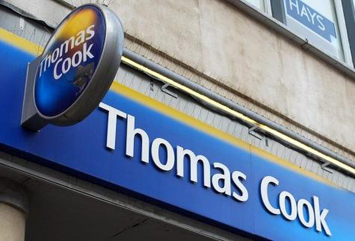 Thomas Cook er fornfrægt ferðaþjónustufyriræki í Bretlandi. Það berst nú fyrir lífi sínu, samkvæmt fréttum í Bretlandi.