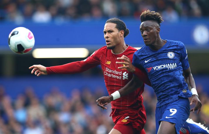 Virgil van Dijk og Tammy Abraham eigast við í leik liðanna í ensku úrvalsdeildinni í fyrra.