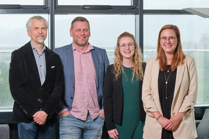 Ef einhver vinnuveitandi telur það ekki í sínu hlutverki að stuðla að vinatengslum starfsfólks þá er það misskilningur því það að eiga besta vin í vinnunni skiptir mjög miklu máli. Gallupteymið Tómas Bjarnason, Auðunn Gunnar Eiríksson, Guðrún Hrönn Hilmarsdóttir og Rannveig Gústafsdóttir rýna í niðurstöður kannana.