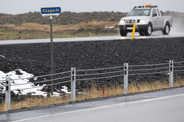 Stefnt er að því að ljúka þessum áfanga af uppsetningu víravegriðs á Reykjanesbrautinni á næstu tveimur vikum.