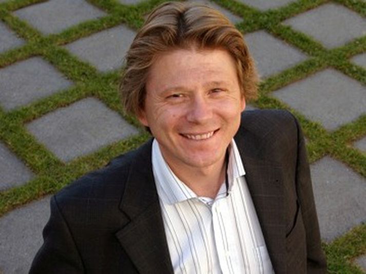 Dr. Eiríkur Bergmann Einarsson vinnur úttekt á áhrifum EES á Ísland.