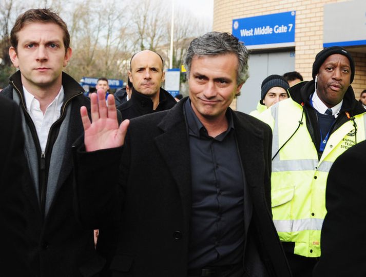 Mourinho var í góðu skapi er hann mætti á völlinn í dag.