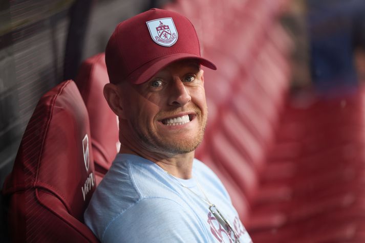 Margir Bandaríkjamenn og þá sérstaklega áhugamenn um ameríska fótboltann, þekkja enska fótboltafélagið Burnley vel vegna J.J. Watt.