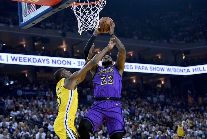 Kevin Durant var enn leikmaður Golden State Warriors þegar hann mætti LeBron James síðast.