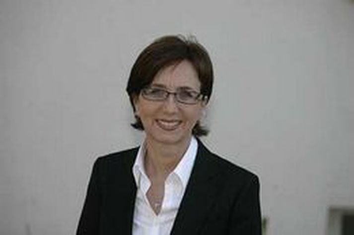 Ingibjörg Þórðardóttir, formaður félags fasteignasala. Segir fjölgun þinglýstra kaupsamninga ekki tilkominn vegna aðgerða ríkisstjórnarinnar.