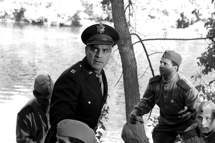 Clooney í kröppum dansi. Jake Geismer rannsakar dularfullt morð á bandarískum hermanni í Þýskalandi þegar seinna stríði er nýlokið.
